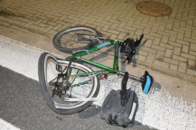 Najechał mercedesem na rowerzystę, cyklista trafił do szpitala (zdjęcia)