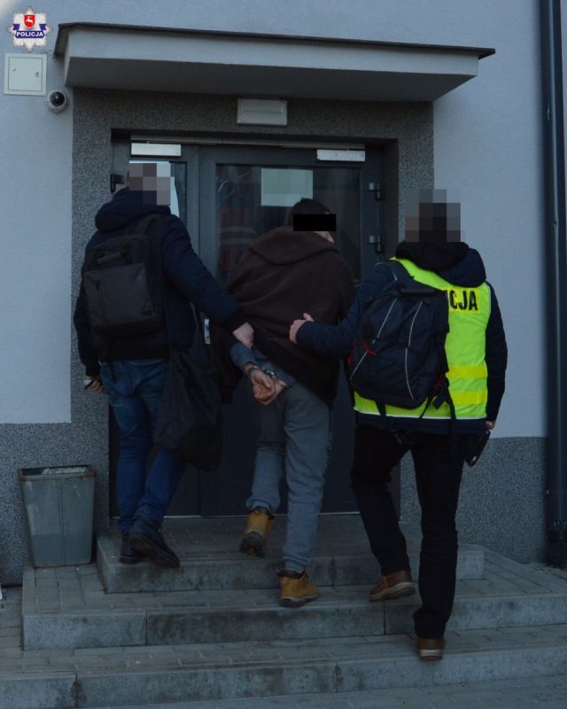 Podejrzany o napad na kantor w rękach policjantów. Mężczyzna trafił do aresztu (zdjęcia)