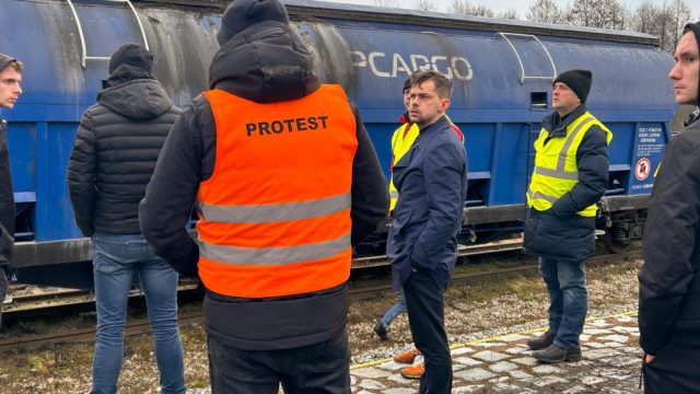 Michał Kołodziejczak w Dorohusku: „Chcę sprawdzić jaki towar w ostatnich dniach wjeżdżał do Polski” (zdjęcia)