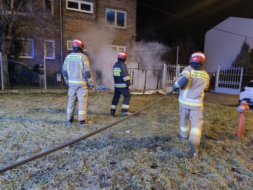 Nocny pożar w Lublinie. Paliła się wiata śmietnikowa (zdjęcia)