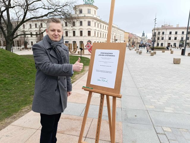 Jakub Stefaniak podpisał zobowiązanie przedwyborcze. Zapewnił, że nie zawiąże koalicji z PiS-em (zdjęcia)
