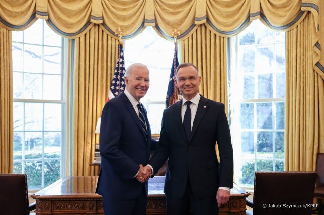 Biały Dom. Spotkanie Andrzeja Dudy i Donalda Tuska z prezydentem USA (wideo)