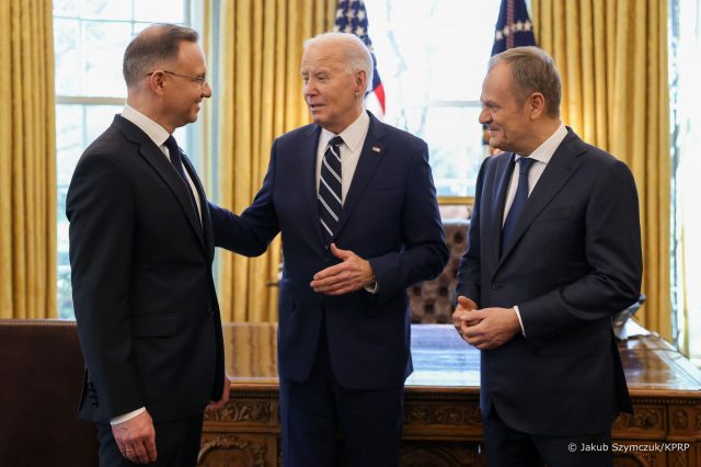 Biały Dom. Spotkanie Andrzeja Dudy i Donalda Tuska z prezydentem USA (wideo)