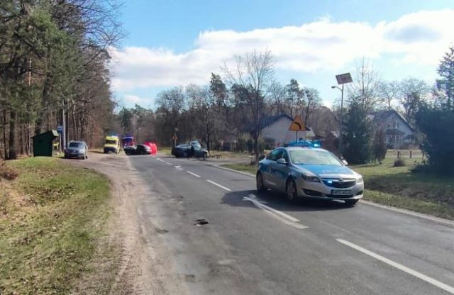 Nie posiadał uprawnień do kierowania, zginął na miejscu (zdjęcia)