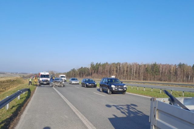 Zderzenie dwóch ciężarówek na drodze S17. Zablokowany jeden pas ruchu w kierunku Lublina (zdjęcia)