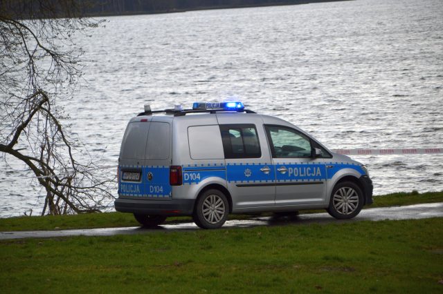 Tragedia nad Zalewem Zemborzyckim. Na miejscu pracują policjanci (zdjęcia)