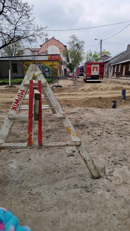 Pożar domu w Lublinie. Trzy osoby, w tym dziecko trafiły, do szpitala (zdjęcia)