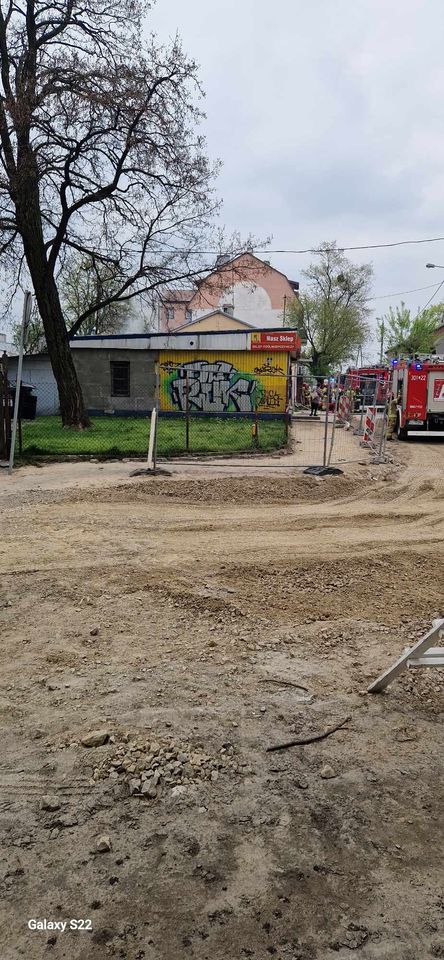Pożar domu w Lublinie. Trzy osoby, w tym dziecko trafiły, do szpitala (zdjęcia)