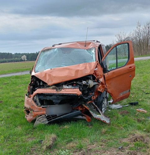 Kierowca BMW nie ustąpił pierwszeństwa przejazdu, doszło do groźnego wypadku. Trzy osoby w szpitalu (zdjęcia)