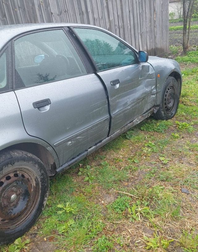 Nowo kupionym audi chciał staranować policjantów. Padły strzały (zdjęcia)