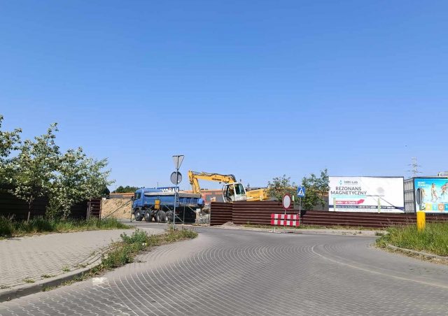 Do Biedronki i Aldi dołączy Lidl, do McDonalda – KFC. Budowa właśnie się rozpoczyna (zdjęcia)
