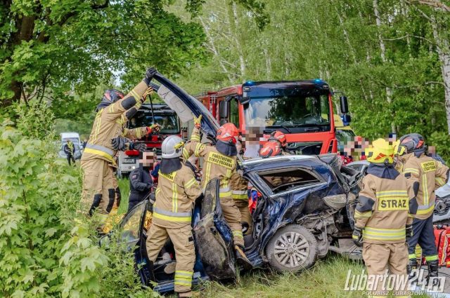 Doprowadził do wypadku i uciekł. Został zatrzymany, wpłacił 10 000 zł poręczenia majątkowego (zdjęcia)