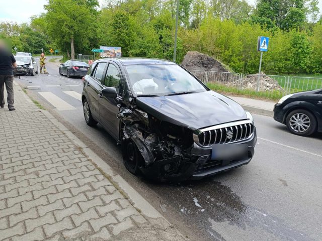 Zderzenie pojazdów na drodze Lublin – Nałęczów. Są spore utrudnienia w ruchu (zdjęcia)