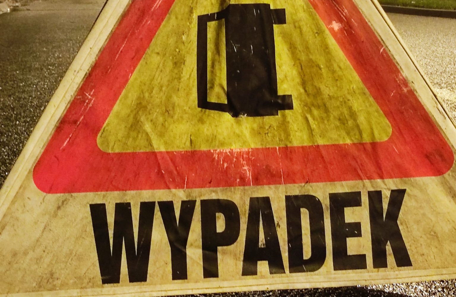 Koleiny Sign Kolejny dziś wypadek na tej drodze. Tym razem zderzyły się trzy auta ...