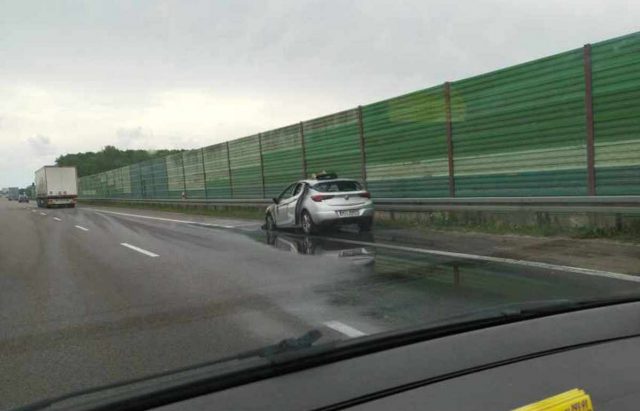 Utrudnienia w ruchu na S17 w kierunku Lublina. Spłonął samochód (zdjęcia)