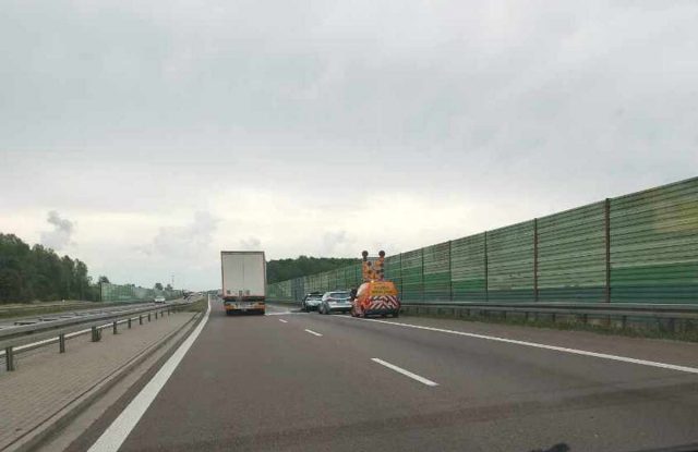 Utrudnienia w ruchu na S17 w kierunku Lublina. Spłonął samochód (zdjęcia)