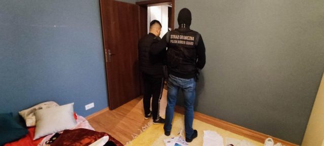 Obywatele Turkmenistanu odpowiedzą za przerzut migrantów z Białorusi. 14 osób w areszcie (zdjęcia)