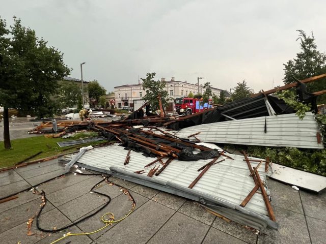 Niszczące burze nad krajem, ponad 3700 interwencji strażaków (zdjęcia)