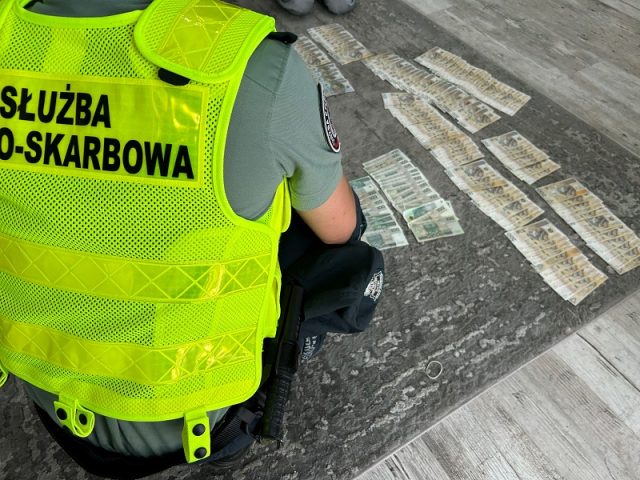 Kontrola w sklepie internetowym. Zabezpieczono ponad 5 tys. podróbek (zdjęcia)