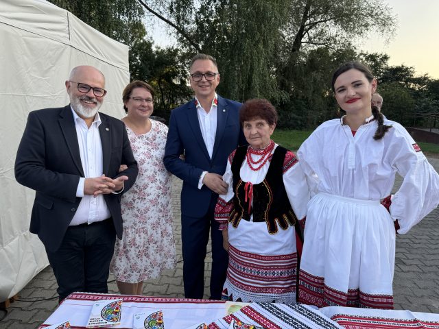Tkaczka Stanisława Kowalewska z Nowego Holeszowa trafiła do „Alei Gwiozd Łowickich” (zdjęcia)