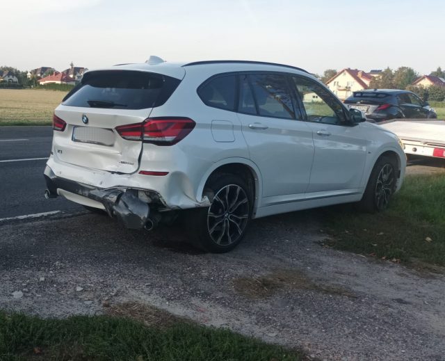 Zderzenie seata z BMW na trasie Lublin – Łęczna. Utworzył się spory korek (zdjęcia)