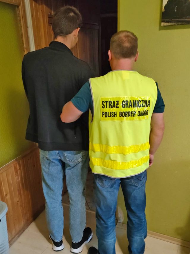 Funkcjonariusze Straży Granicznej rozbili zorganizowaną grupę przestępczą zajmującą się nielegalną migracją (zdjęcia)
