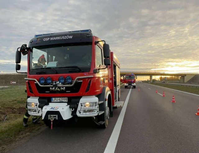 Obywatel Azerbejdżanu stracił panowanie nad pojazdem, mazda dachowała. Teraz czekają go spore wydatki (zdjęcia)