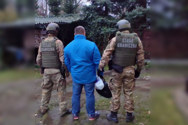 Skoordynowana akcja przeciwko organizatorom nielegalnej migracji. Zatrzymano 25 osób (zdjęcia)