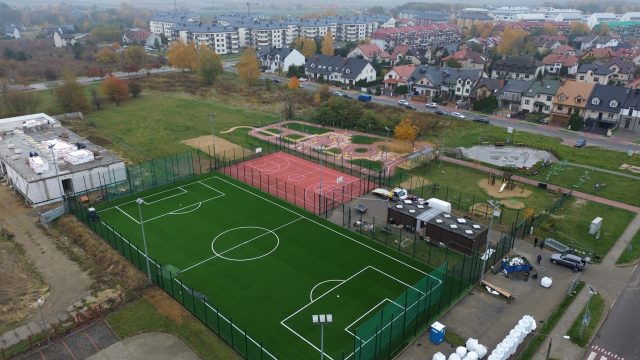 Orlik na os. Borek w Turce jak nowy. Modernizacja kompleksu sportowego dobiegła końca (zdjęcia)
