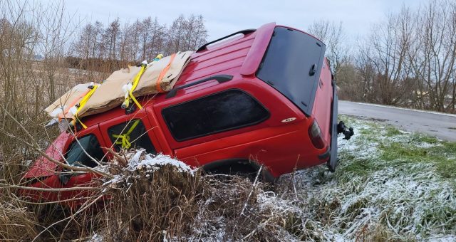 Nie wszyscy kierowcy dostosowali prędkość do warunków na drodze. Doszło do ponad 60 zdarzeń