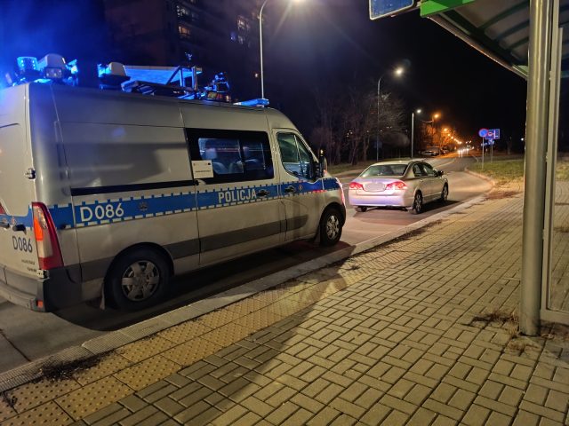 Jechała wężykiem przez miasto, świadkowie nie zawahali się zareagować. Pijana kierująca zatrzymana (zdjęcia)