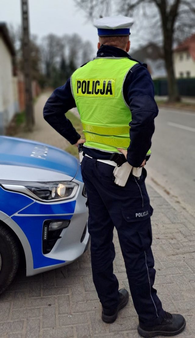 Policjanci przeprowadzili akcję „BRAWURA” na drogach powiatu puławskiego. Posypały się mandaty (zdjęcia)
