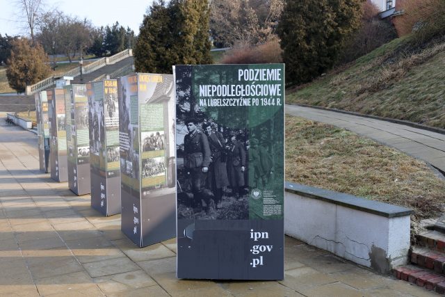 W Lublinie uczczono „Żołnierzy Wyklętych”. Na Placu Zamkowym stanęła wystawa „Podziemie niepodległościowe na Lubelszczyźnie po 1944 r.” (zdjęcia)