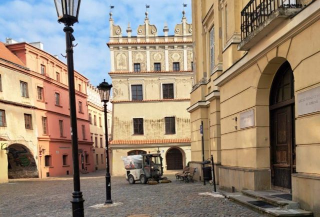 Pozimowe porządki w Lublinie. Służby miejskie intensyfikują prace (zdjęcia)