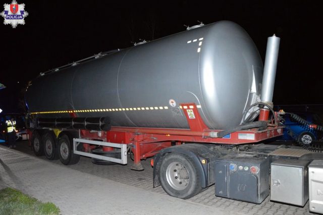 Kierowca ciężarówki miał blisko 3 promile alkoholu (zdjęcia)