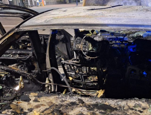 Przyjechał podriftować pod stadionem. BMW stanęło w płomieniach, obywatela Ukrainy czekają konsekwencje (zdjęcia)