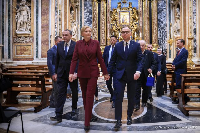 Para Prezydencka uczciła pamięć Papieża Franciszka (wideo, zdjęcia)