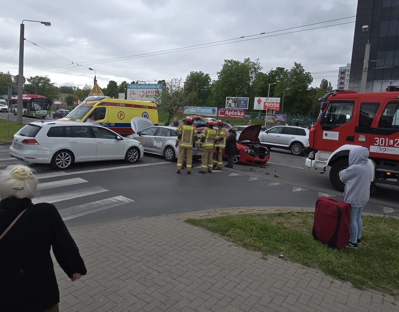 Zderzenie pojazdów na ul. Zana w Lublinie. Duże utrudnienia w ruchu (zdjęcia)