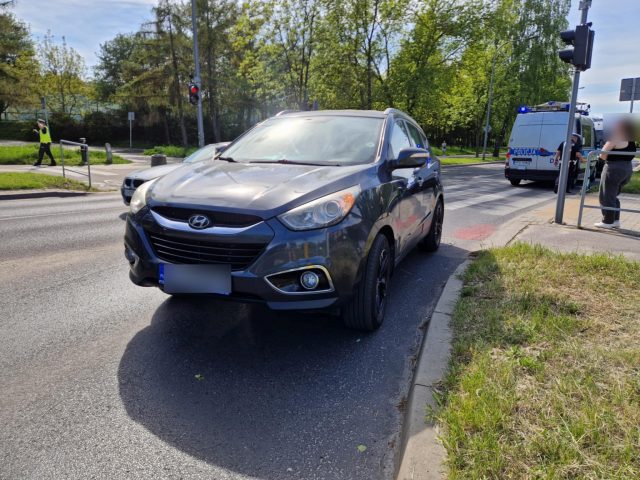 Wjechała hulajnogą na jezdnię na czerwonym świetle. 13-latka potrącona przez hyundaia (zdjęcia)