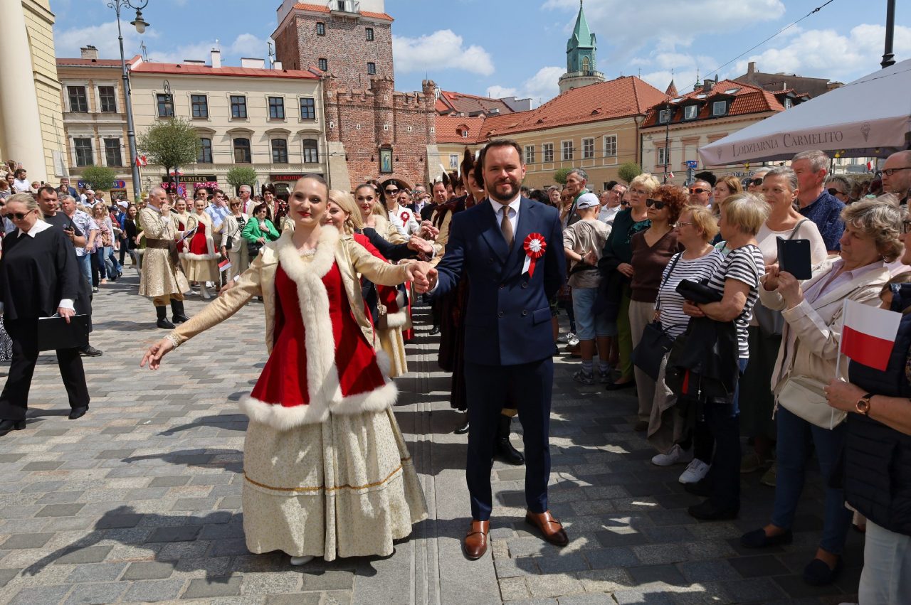 To już wieloletnia tradycja. W Lublinie uroczyście zatańczono poloneza (zdjęcia)
