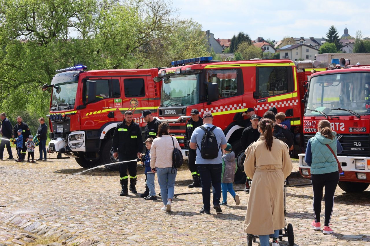 Dzień Świętego Floriana w lubelskim skansenie. Woda lała się strumieniami (zdjęcia)