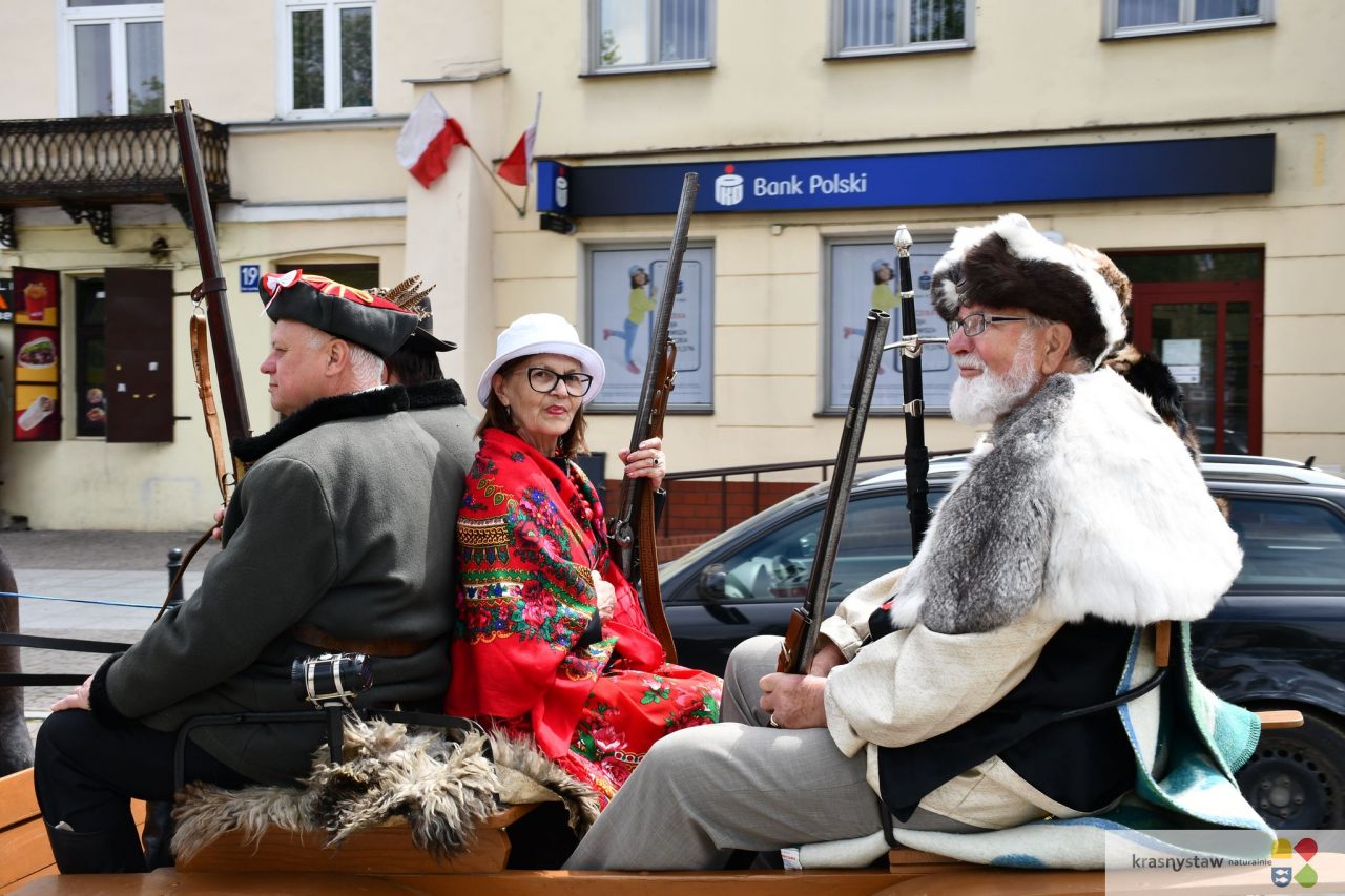Święto tradycji, koni i rodzinnej zabawy. Ulice Krasnegostawu opanowały zaprzęgi i jeźdźcy (zdjęcia)