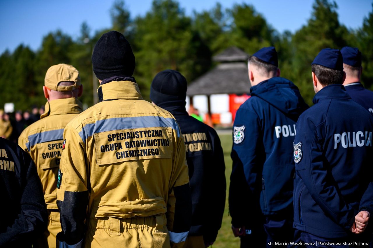 Będą dodatkowe środki dla służb mundurowych. Miliony wsparcia otrzyma policja, straż pożarna, straż graniczna i SOP