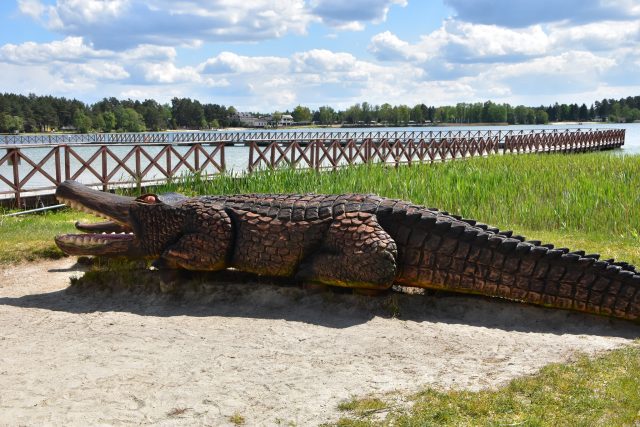 Krokodyl z Okuninki odzyskał dawny blask. Znów ma stanowić atrakcję dla wypoczywających nad Jeziorem Białym (zdjęcia)