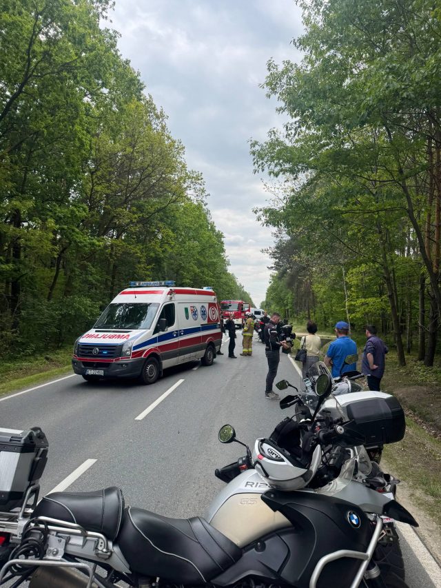 Nawet w dzień wolny przyszło im nieść pomoc. Lubelscy ratownicy ratowali życie motocyklisty w Małopolsce (zdjęcia)