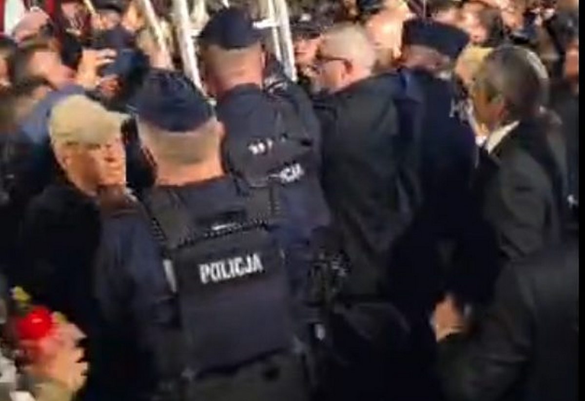 Policja Bialska reaguje po zajściu na wiecu wyborczym Grzegorza Brauna. Trwa analiza nagrań i zabezpieczanie materiałów dowodowych