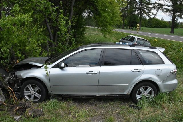 Dwie osoby trafiły do szpitala po wypadku na skrzyżowaniu w Wygodzie (zdjęcia)