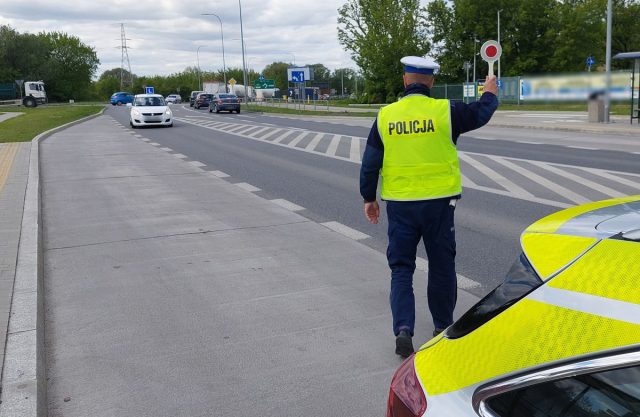 Instruktor nauki jazdy ciężarówką bez uprawnień zatrzymany przez policjantów w Chełmie (zdjęcia)