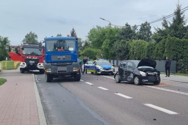 Kolizja trzech pojazdów w Krasnymstawie. Sprawca po alkoholu, wkrótce stanie przed sądem (zdjęcia)