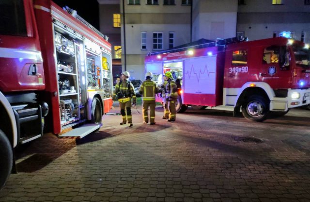 Pożar w międzyrzeckim szpitalu. Ewakuacja pacjentów i szybka interwencja straży pożarnej (zdjęcia)